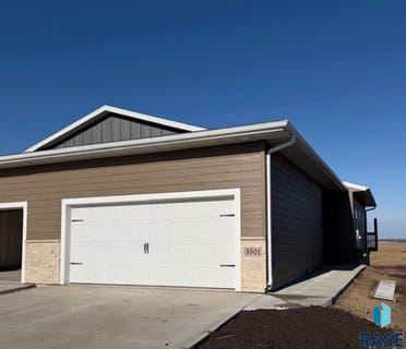 /international/us/3501-s-heather-ave-sioux-falls-sd-110107666701/