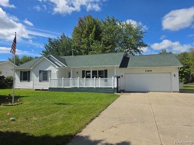/international/us/1190-kettering-street-burton-mi-110110349861/