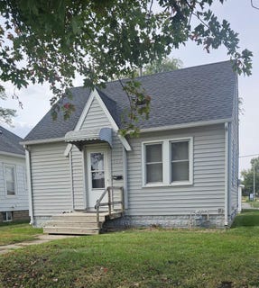 /international/us/330-black-hawk-rd-waterloo-ia-110102613543/
