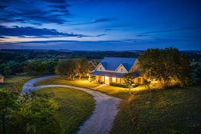 /international/us/1274-county-road-2806-lampasas-tx-110120155395/