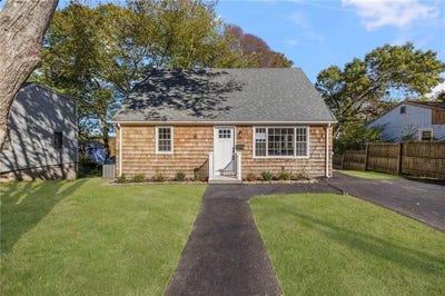 /international/us/16-triton-drive-north-kingstown-ri-110120769576/
