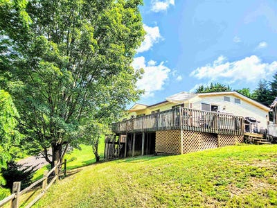 /international/us/411-riverside-drive-rich-creek-va-110100900858/
