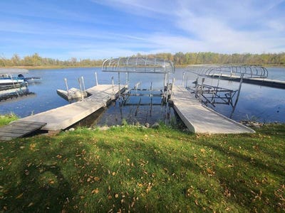 /international/us/300-lake-metigoshe-park-bottineau-nd-110095006734/