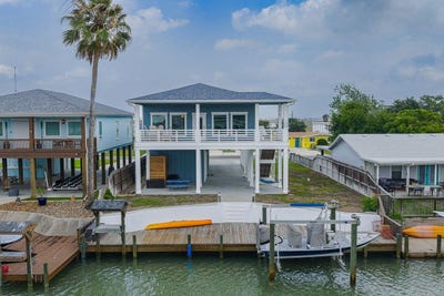 /international/us/125-port-ave-rockport-tx-110107751113/