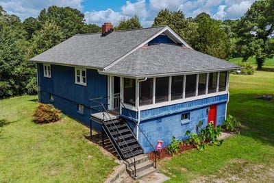 /international/us/3428-douglas-road-chesapeake-va-110101189329/