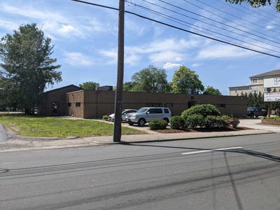 /international/us/25-s-maple-street-manchester-nh-110098787260/