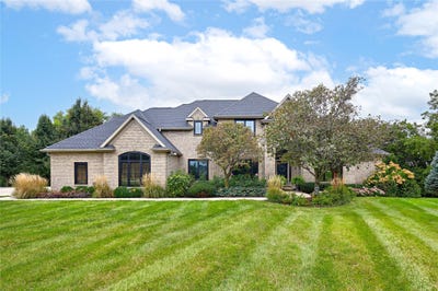 /international/us/3248-n-18th-avenue-w-newton-ia-110110234700/