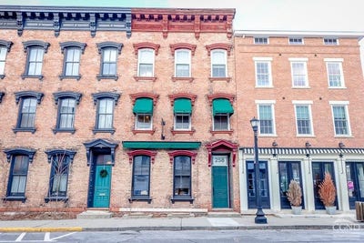 /international/us/258-warren-st-hudson-ny-110103203856/