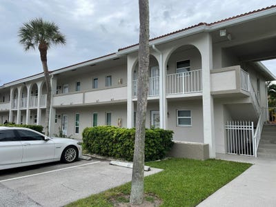 /international/us/250-ne-20th-street-boca-raton-fl-110106476823/