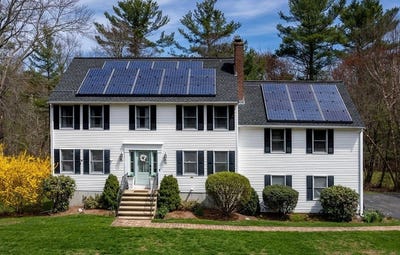 /international/us/22-dogwood-lane-medway-ma-110107803746/