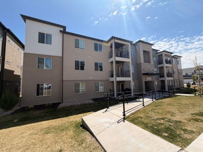 /international/us/13536-s-poole-dr-s-herriman-ut-110108548748/