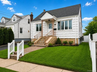 /international/us/494-lincoln-street-cedarhurst-ny-110108385944/