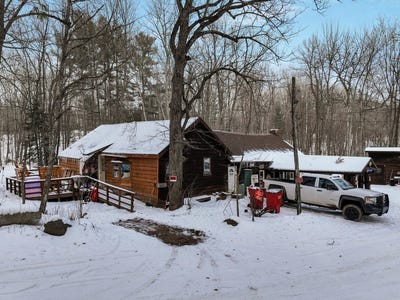 /international/us/w2551-w2549-rockford-road-sarona-wi-110097465872/