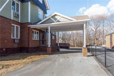/international/us/58-hamlet-avenue-woonsocket-ri-110101088694/