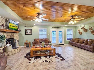 /international/us/341-red-wolf-lane-brookeland-tx-110105929545/