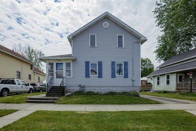/international/us/1029-w-7th-avenue-oshkosh-wi-110108296238/
