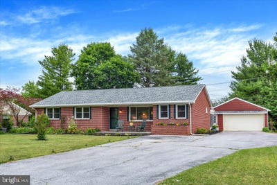 /international/us/225-e-glenn-road-hershey-pa-110108977038/