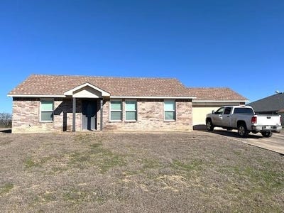 /international/us/210-hilltop-circle-blue-ridge-tx-110097659492/?lang=en
