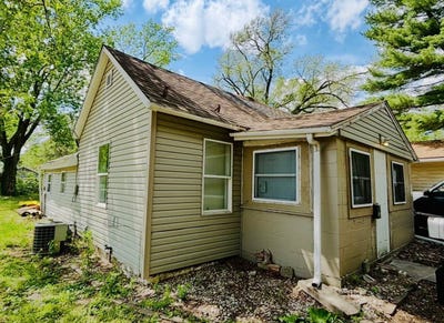 /international/us/106-charlotte-st-pekin-il-110108107839/