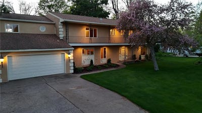 /international/us/1411-riverview-drive-little-falls-mn-110108256997/