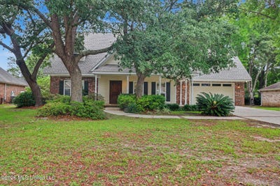 /international/us/422-cachemont-cove-biloxi-ms-110108582773/