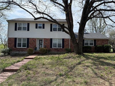 /international/us/700-e-clark-street-warrensburg-mo-110107172213/