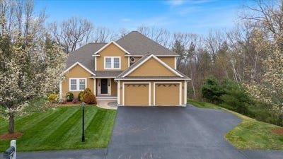 /international/us/167-catamount-rd-tewksbury-ma-110107543453/