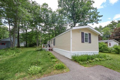 /international/us/7-marilyn-drive-concord-nh-110108852147/