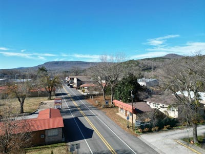 /international/us/211-court-street-jasper-ar-110094080563/