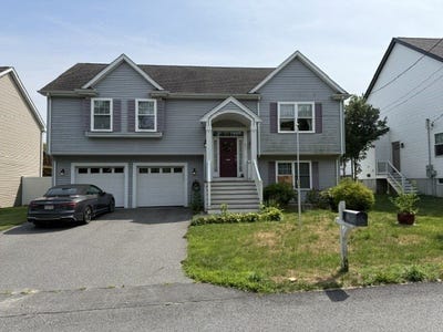 /international/us/17-lynwood-street-fall-river-ma-110101258548/
