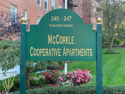 /international/us/245-parkview-ave-yonkers-ny-110103399539/