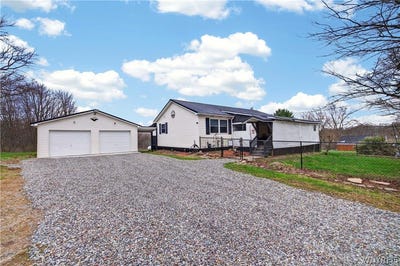 /international/us/9684-peck-hill-road-gowanda-ny-110107244742/