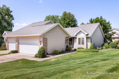 /international/us/2116-shetland-drive-ne-grand-rapids-mi-110119770748/