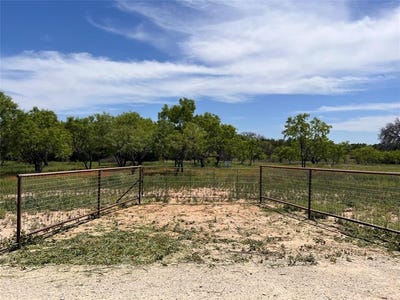 /international/us/8548-county-road-332-blanket-tx-110099383693/?lang=en