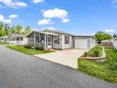 /international/us/515-dove-trail-hendersonville-nc-110107939368/
