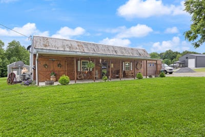/international/us/223-demsey-lane-columbia-ky-110099791863/