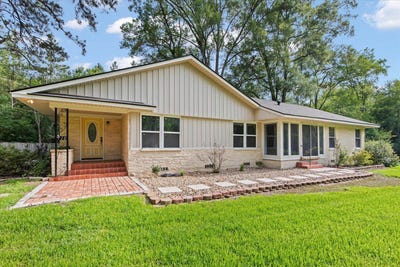 /international/us/710-n-king-carthage-tx-110108423316/
