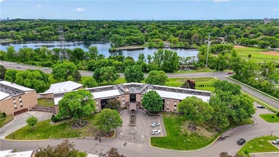 /international/us/2680-oxford-street-n-roseville-mn-110108381723/