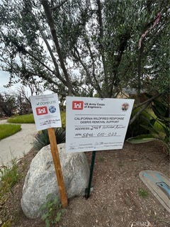 /international/us/2469-holliston-altadena-ca-110108260058/
