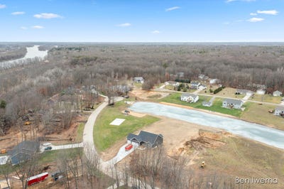 /international/us/9071-weston-drive-coopersville-mi-110097177663/