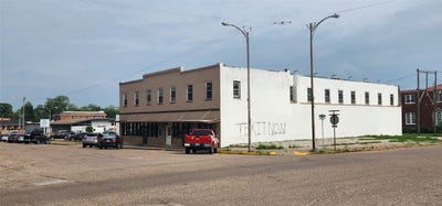 /international/us/304-e-commerce-street-mexia-tx-110120534598/