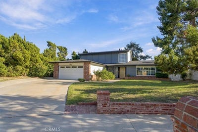 /international/us/17000-jeanine-place-granada-hills-ca-110120068348/
