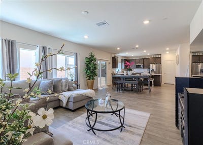 /international/us/15451-san-francisco-lane-victorville-ca-110099206639/