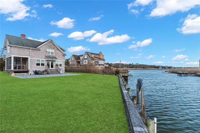 /international/us/8-hyler-drive-hampton-bays-ny-110097812210/