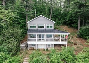 /international/us/86-everett-road-auburn-me-110108575518/