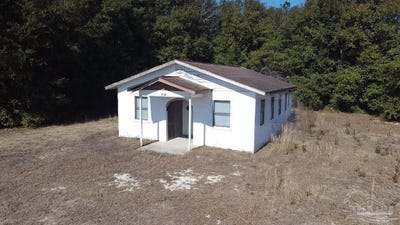 /international/us/2360-w-hwy-4-century-fl-110105319438/