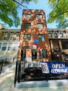 /international/us/2041-strauss-street-brooklyn-ny-110101332913/
