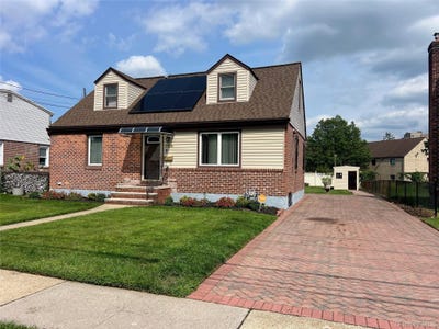 /international/us/106-lawrence-street-uniondale-ny-110119737913/