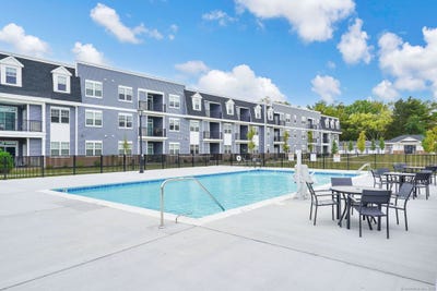 /international/us/280-salmon-brook-street-granby-ct-110107441362/