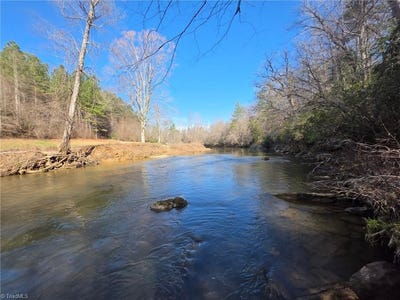 /international/us/beacon-lane-mount-airy-nc-110110378443/